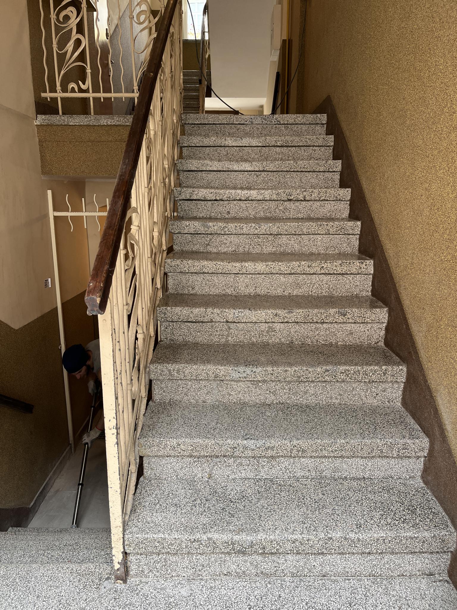 naprawione schody z lastryka